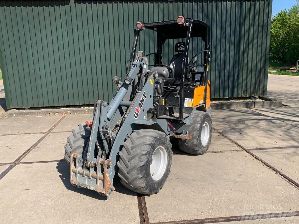 GiANT V 452 T 다목적 로더