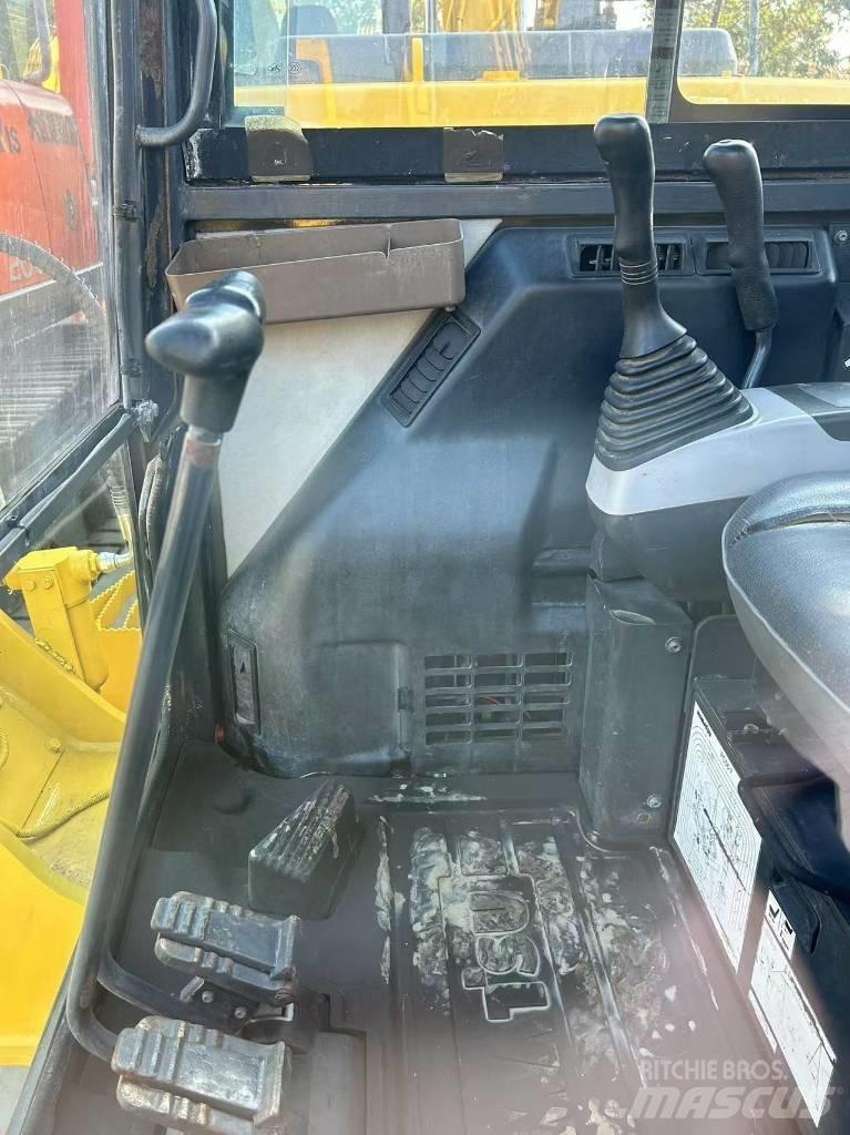 Komatsu PC 56 대형 굴삭기 29톤 이상