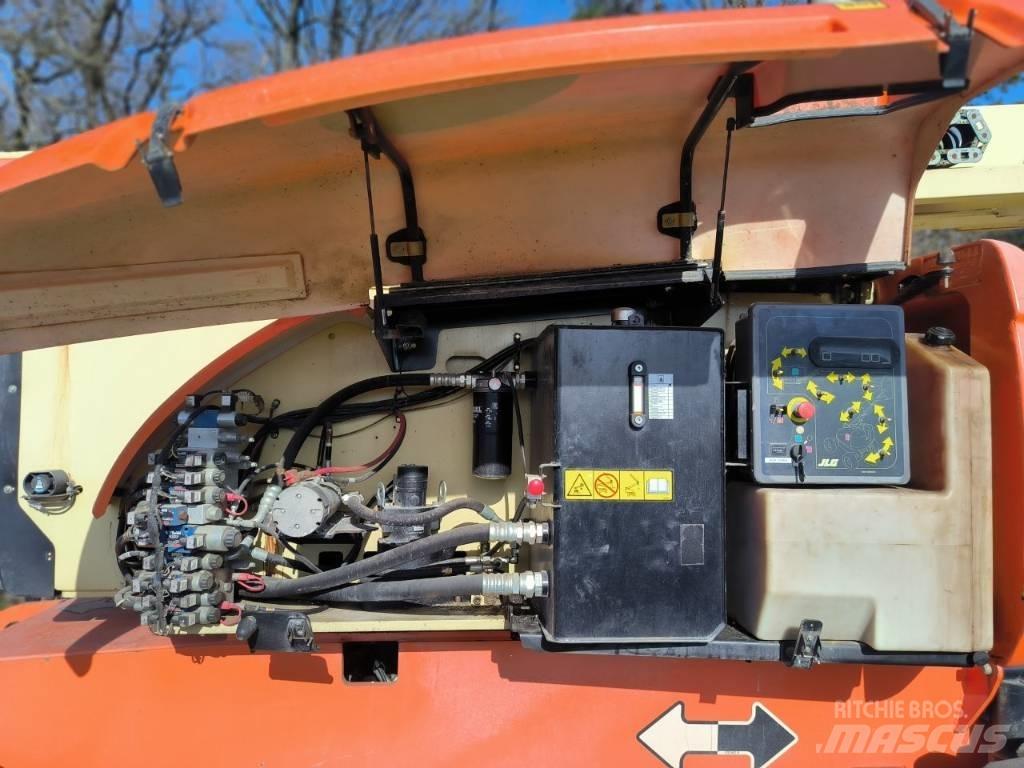 JLG 800 AJ 관절형 전동이동 리프트