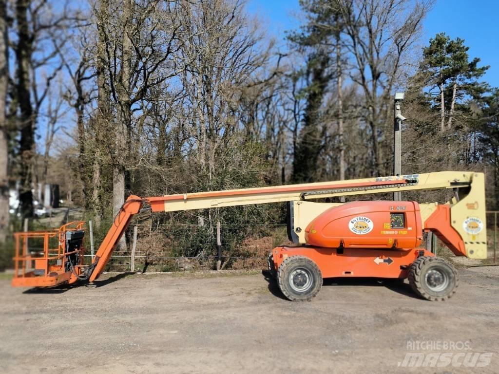 JLG 800 AJ 관절형 전동이동 리프트