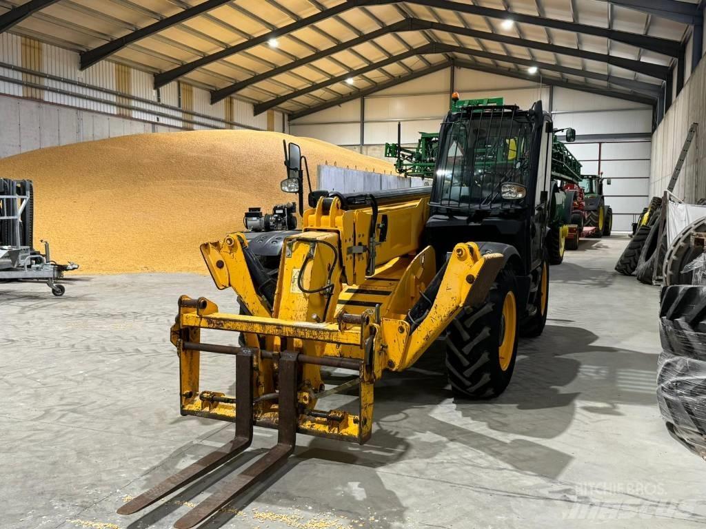 JCB 535-140 텔러 핸들러