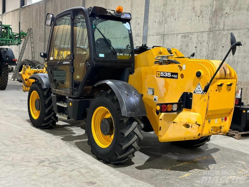 JCB 535-140 텔러 핸들러