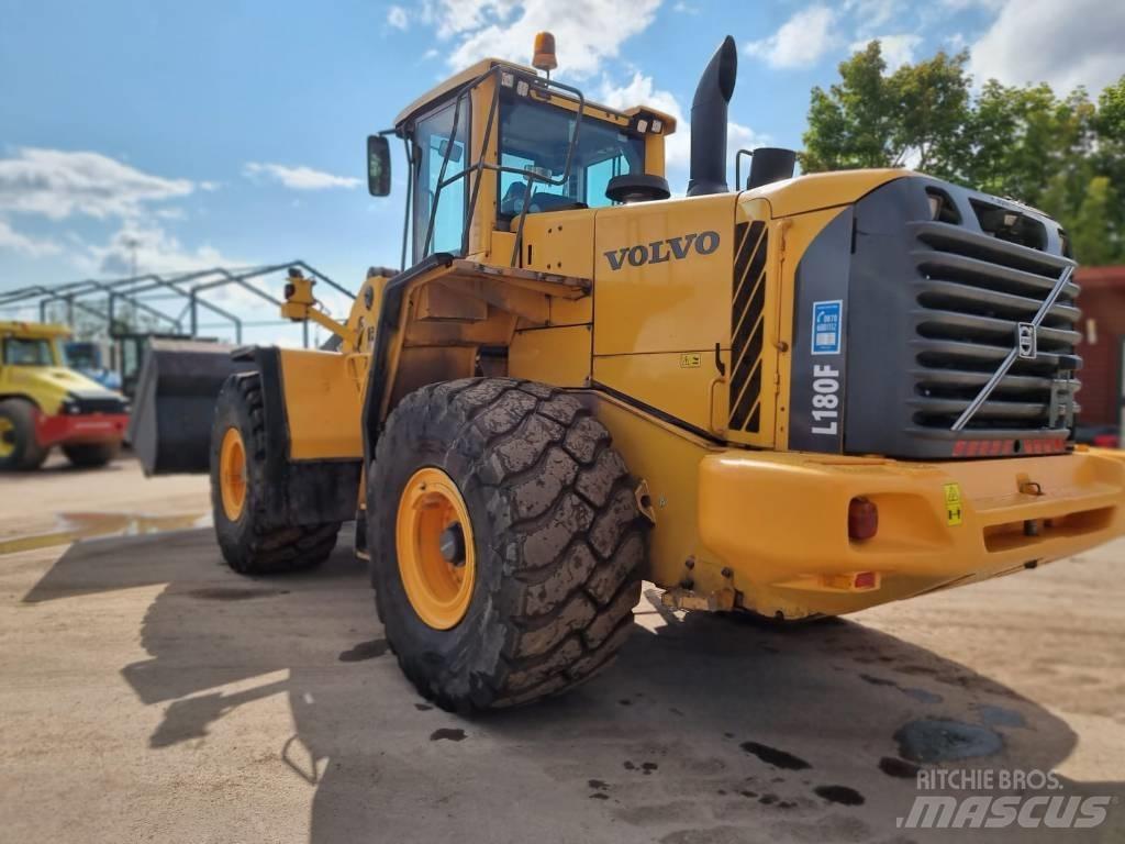 Volvo L 180 F  휠로우더
