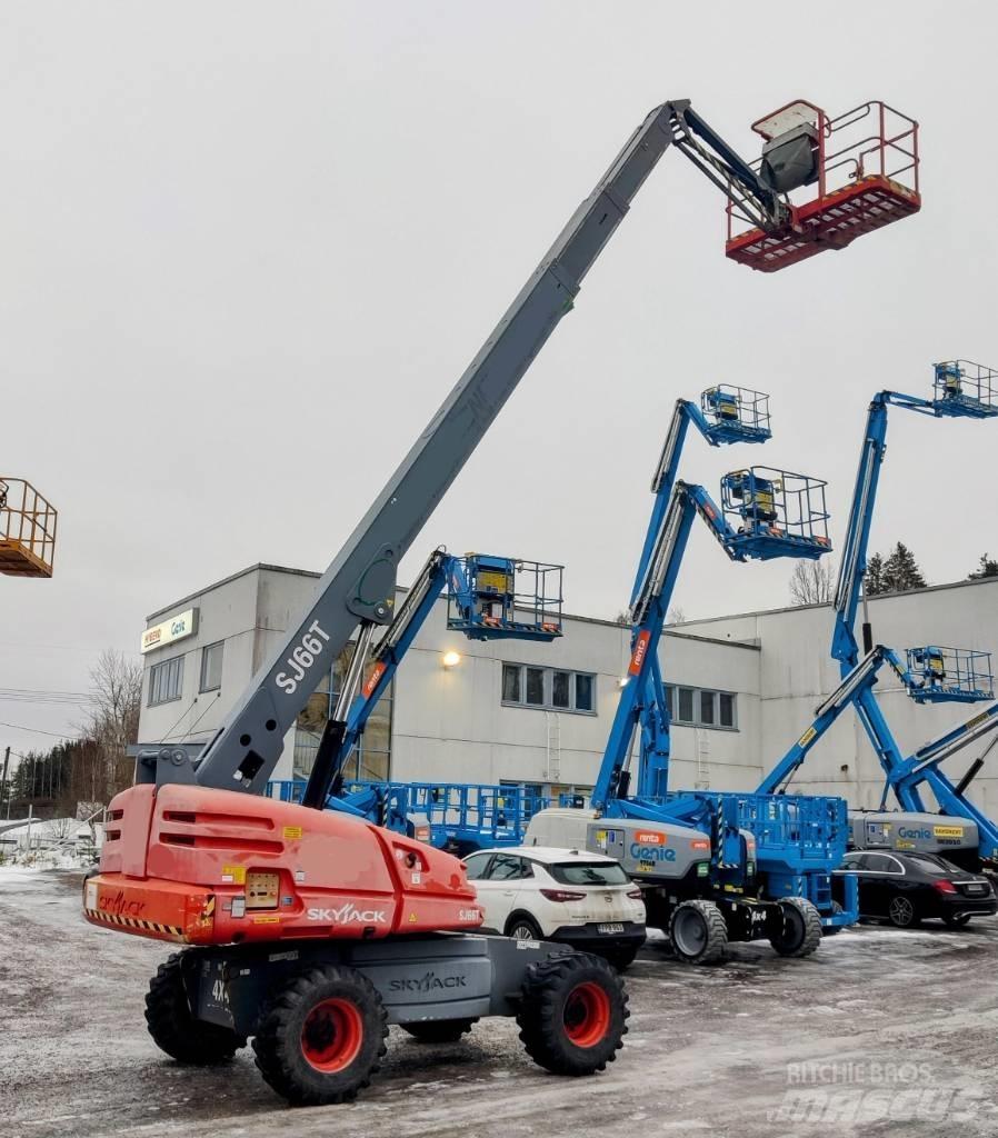 SkyJack SJ 66 T 관절형 전동이동 리프트