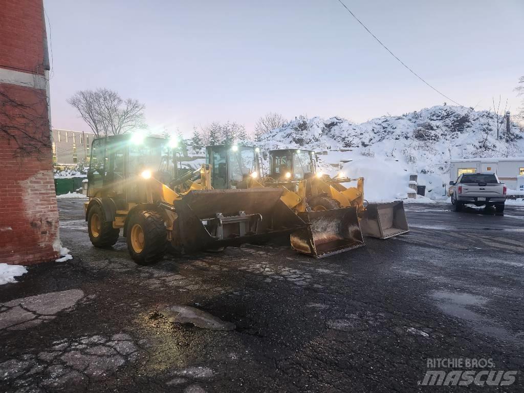 CAT 908m  휠로우더