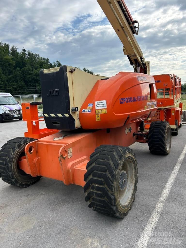 JLG 800 AJ 관절형 전동이동 리프트