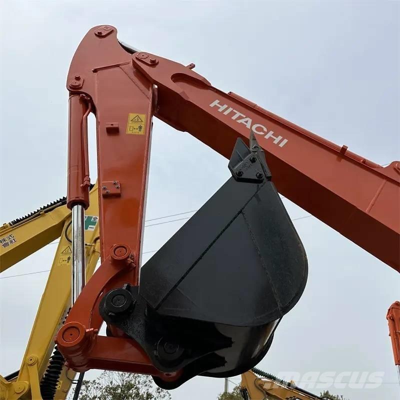 Hitachi ZX60 소형 굴삭기 7톤 미만