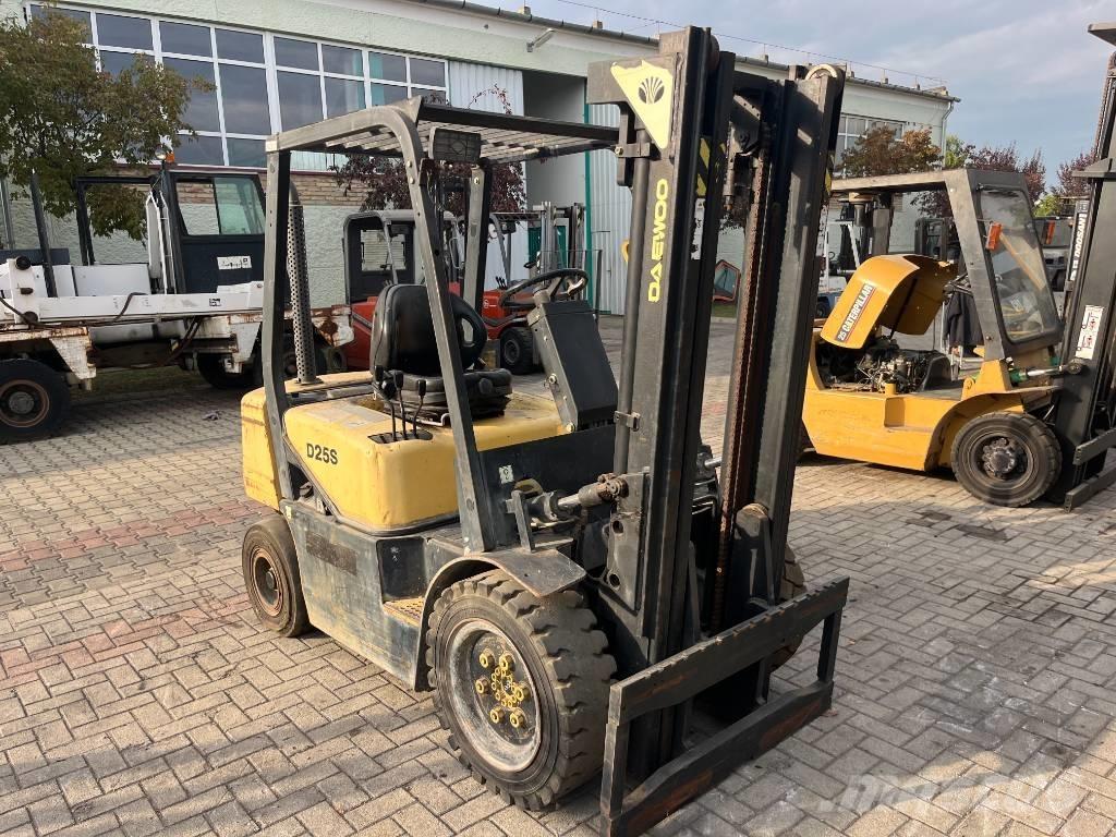 Daewoo D25S3 V-2311 디젤 지게차