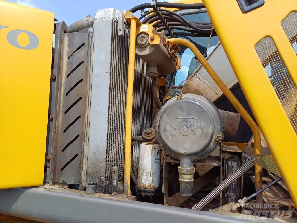Volvo EW 160 B  휠 굴삭기