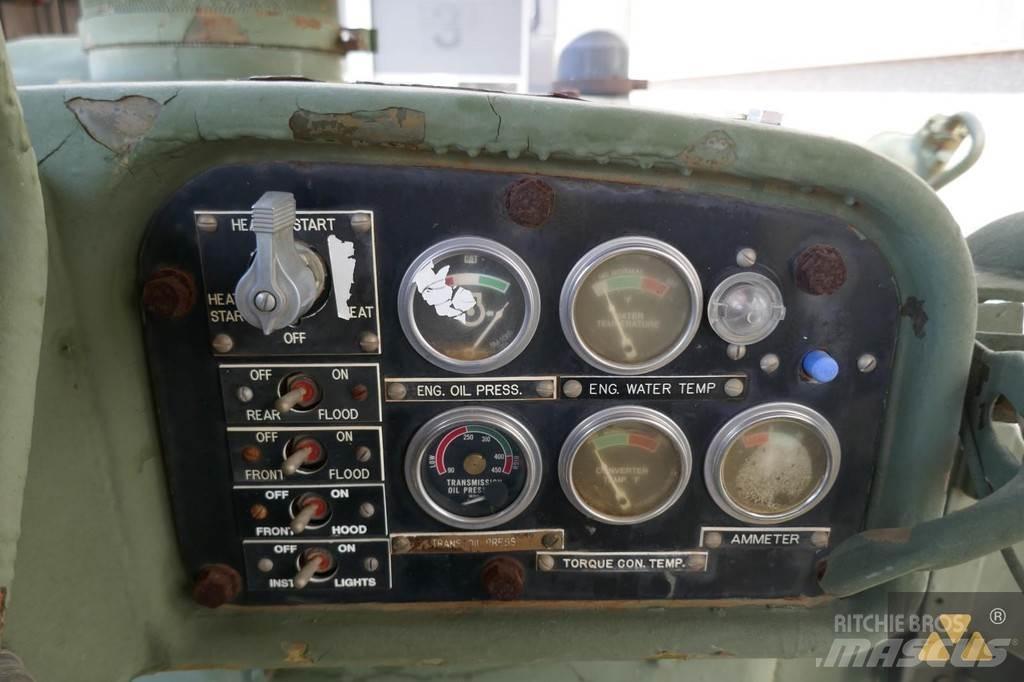 CAT D7F Ex-army 크롤러 도저