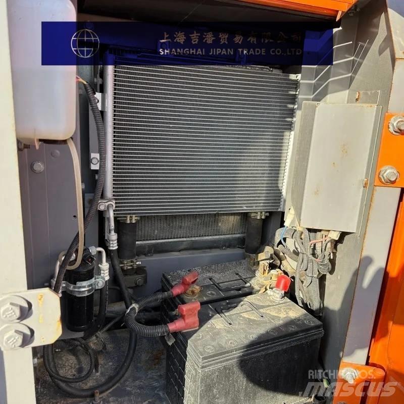 Hitachi ZX 70 대형 굴삭기 29톤 이상