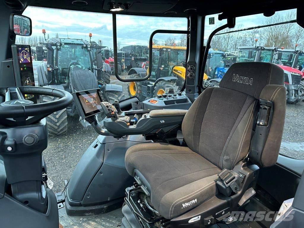 Valtra T 235 Direct 트랙터