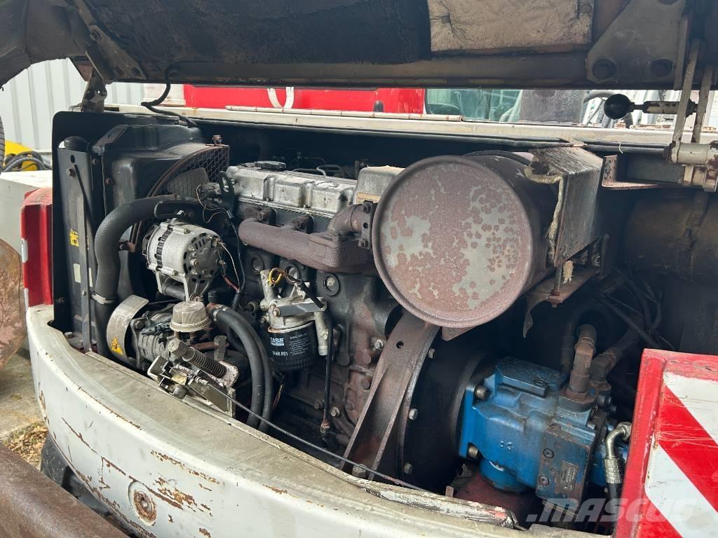 Takeuchi TB070 소형 굴삭기 7톤 미만