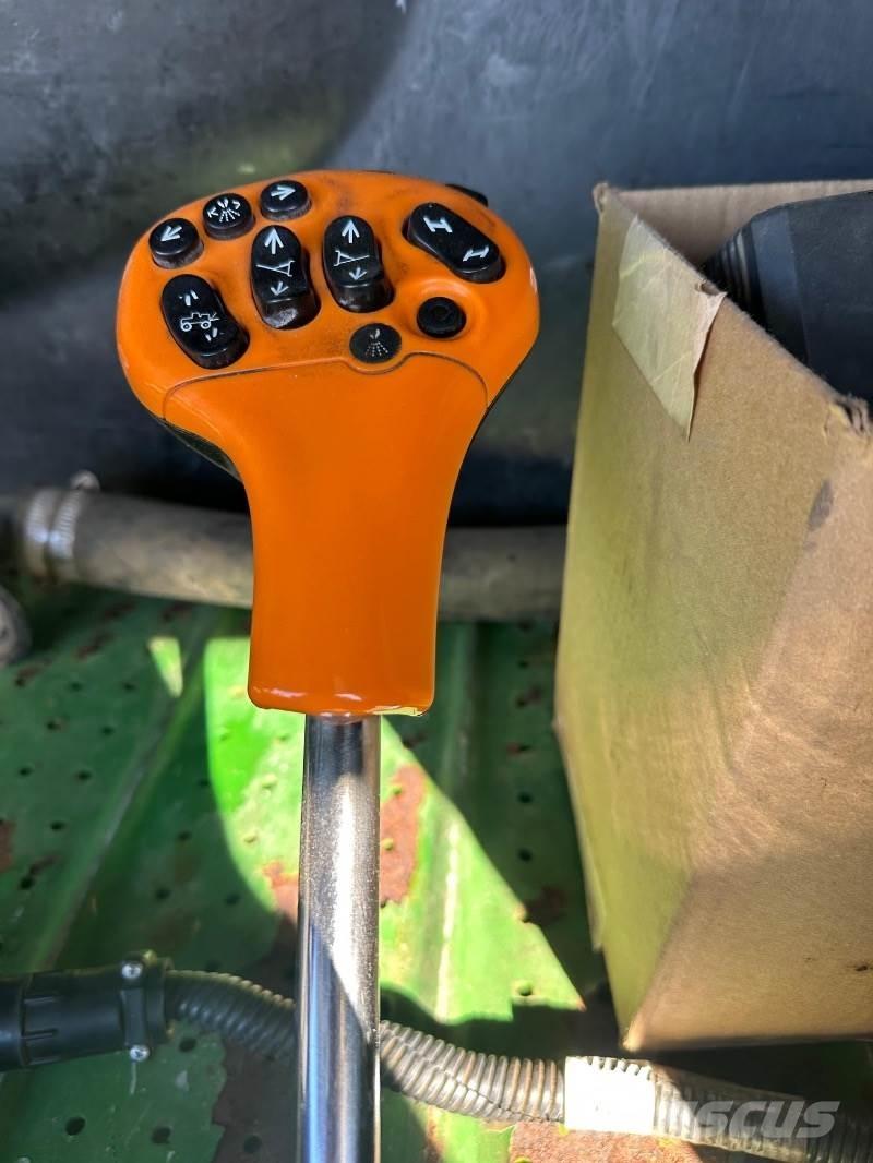 John Deere R952 i 견인형 분무기