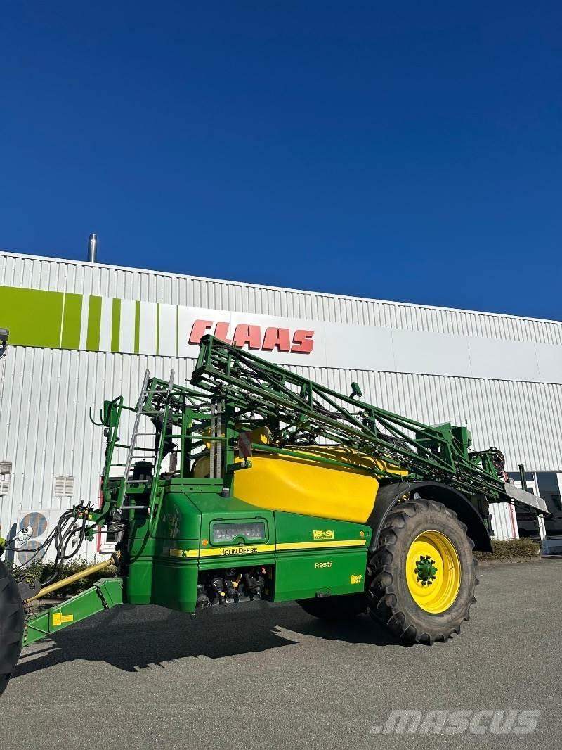 John Deere R952 i 견인형 분무기