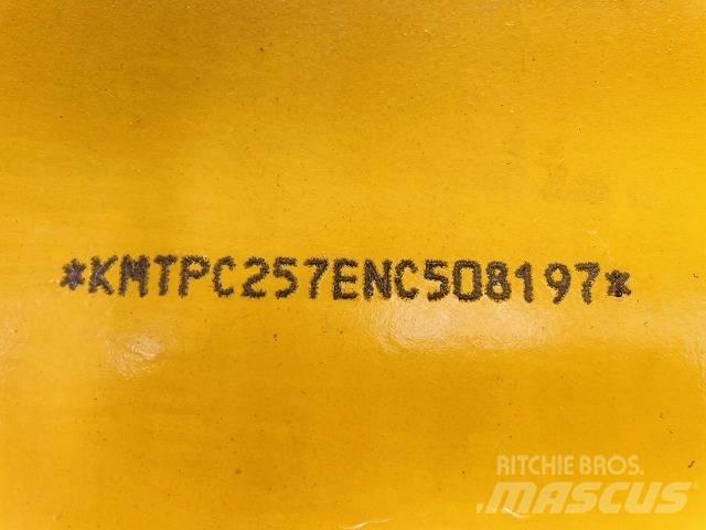 Komatsu PC 200 L 대형 굴삭기 29톤 이상