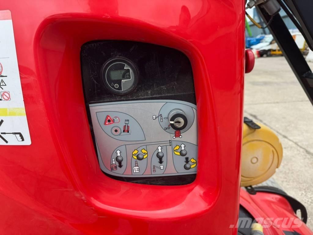 Manitou 100 VJR 인원/화물 앨리베이터
