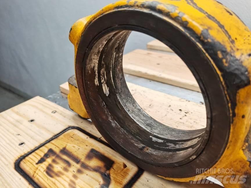 JCB 530-70 {axle} 차축