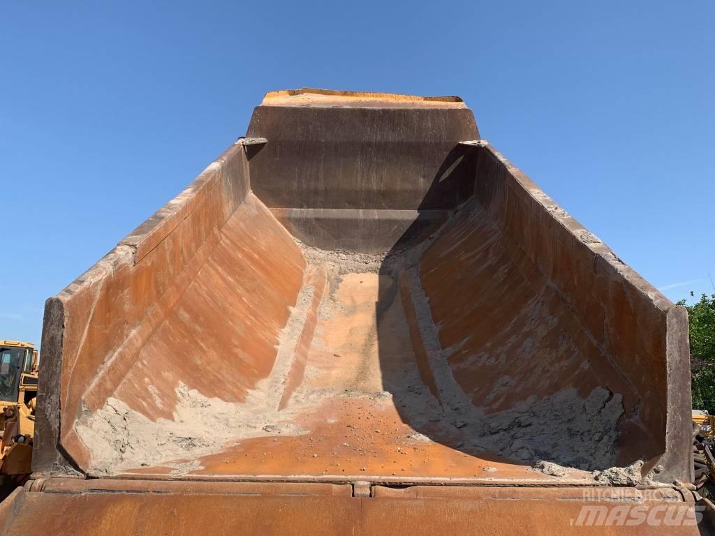 Volvo A 25 D 연결식 홀러