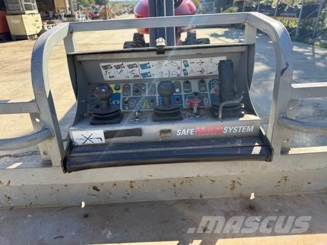 Manitou 280 TJ 견인식 전동이동 리프트