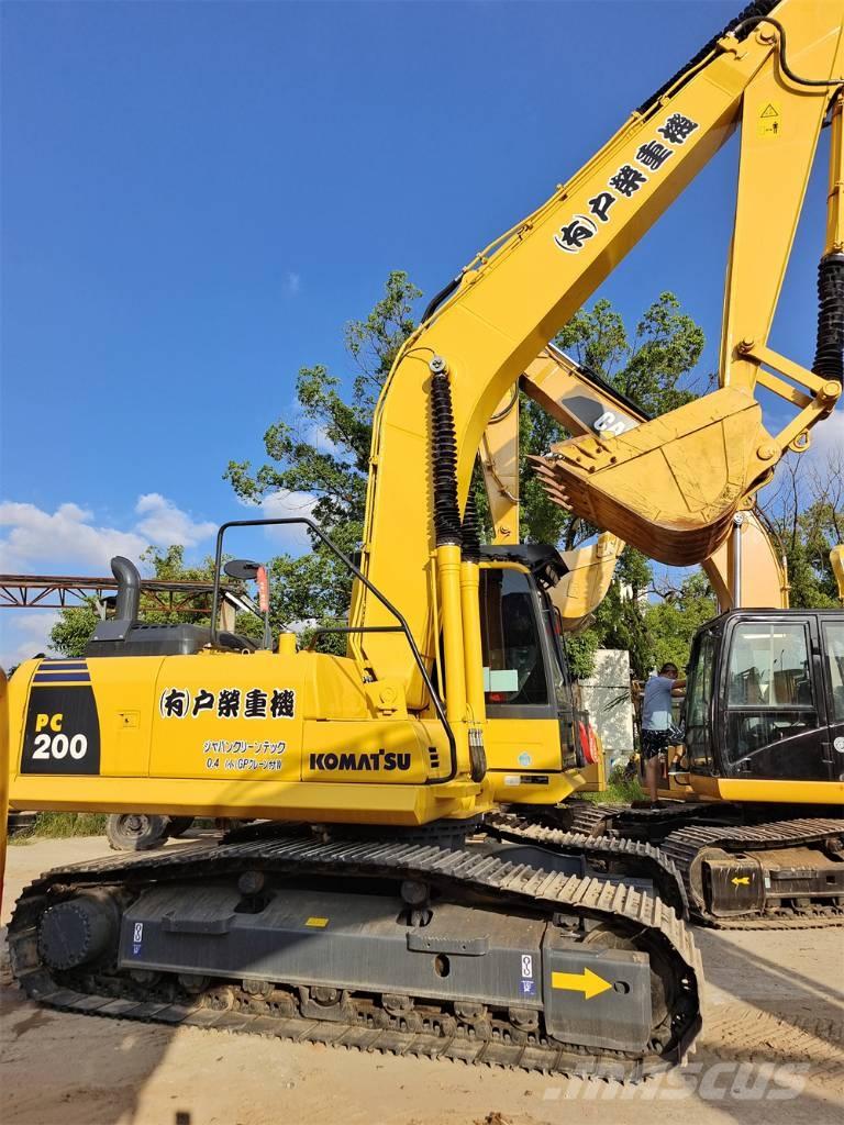 Komatsu PC 200 대형 굴삭기 29톤 이상