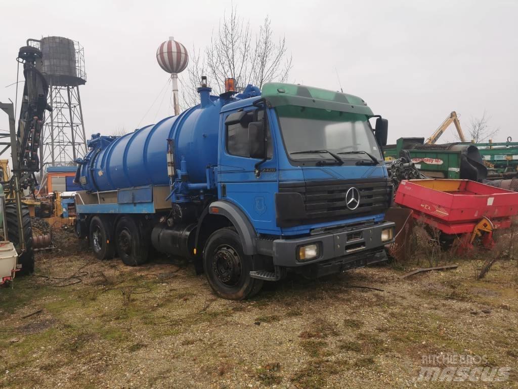 Mercedes-Benz 2426 콤비/진공 트럭