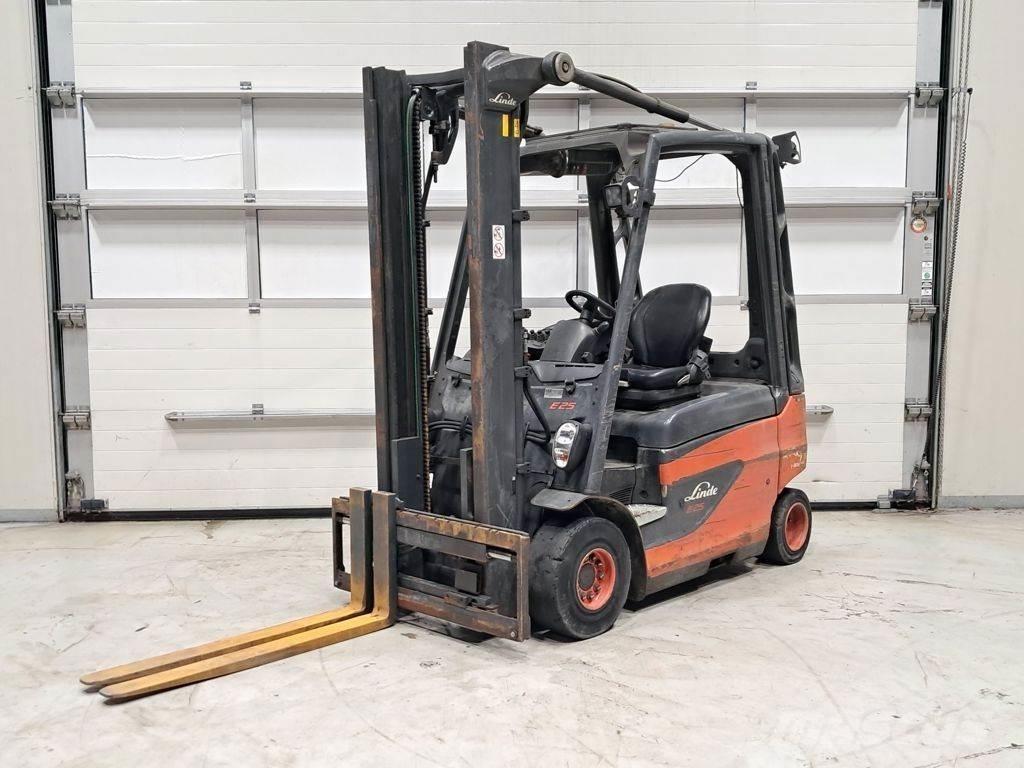 Linde E25-01 전동 지게차