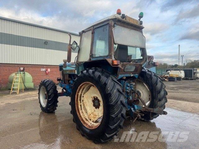 Ford 8210 트랙터