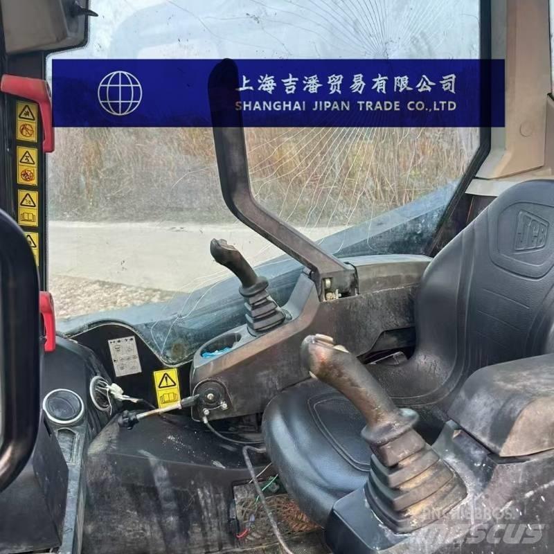 JCB 155  스키드로더