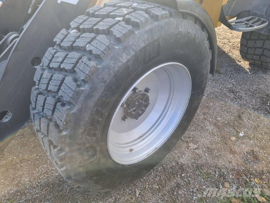 Volvo L25F  스키드로더