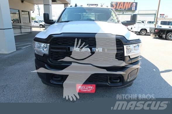 RAM 3500 HD 플랫베드/드롭사이드 트럭