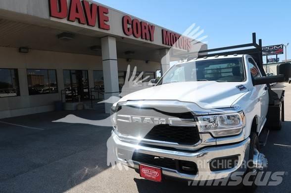RAM 3500 HD 플랫베드/드롭사이드 트럭