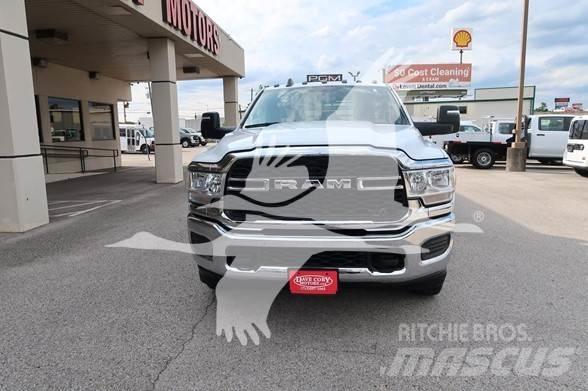 RAM 3500 HD 플랫베드/드롭사이드 트럭