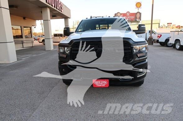 RAM 3500 HD 플랫베드/드롭사이드 트럭