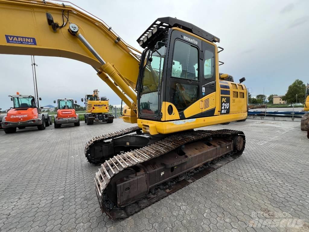Komatsu PC210NLC-11 대형 굴삭기 29톤 이상