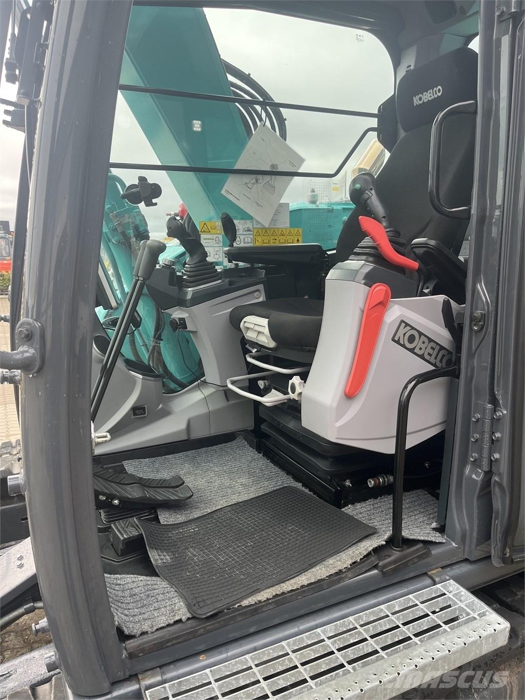 Kobelco SK 75 SR 중형굴삭기 7톤-28톤