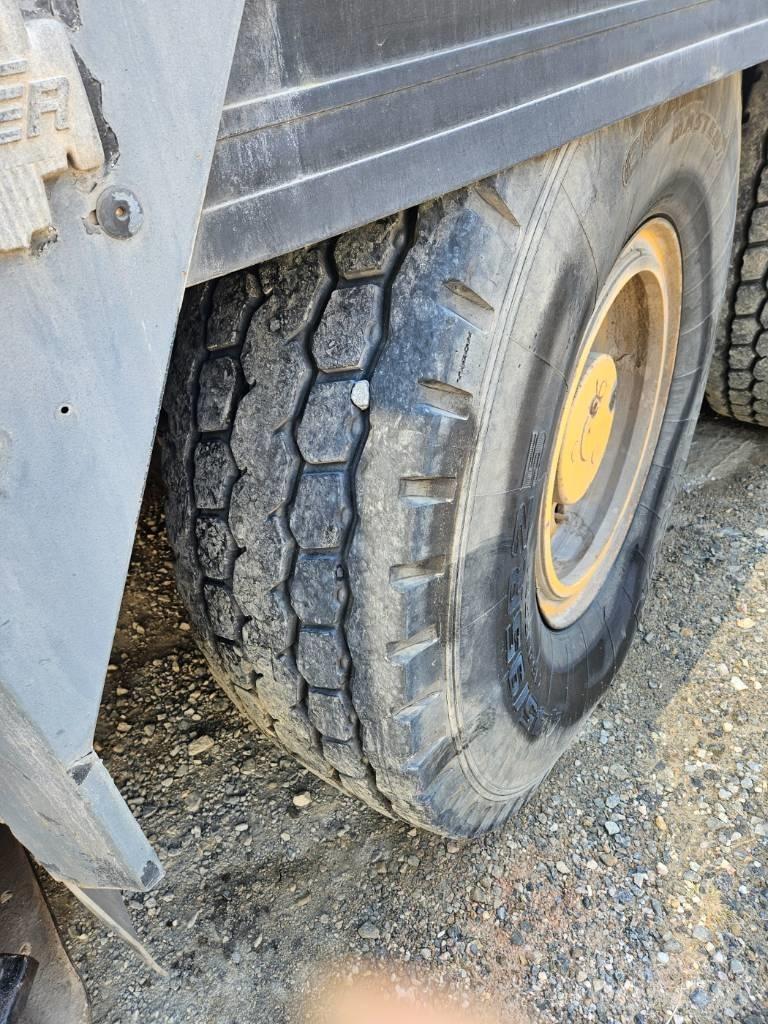 Liebherr LTM 1090-2 A/T 크레인