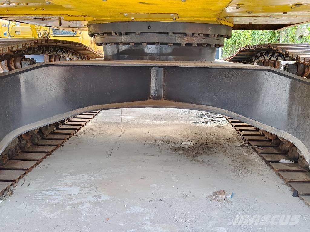 Komatsu PC 220-7 대형 굴삭기 29톤 이상