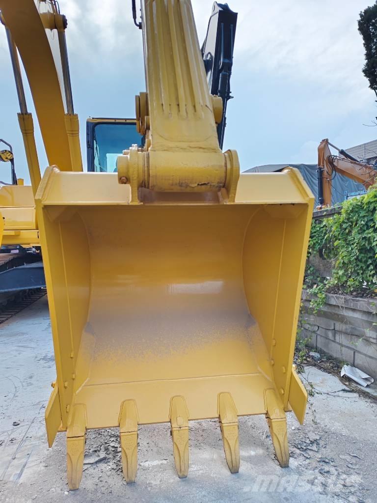 Komatsu PC 220-7 대형 굴삭기 29톤 이상