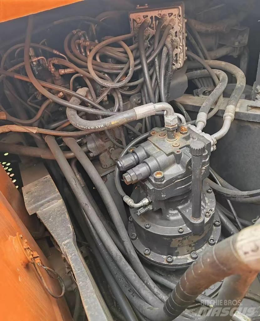 Hitachi Zaxis 200 LC 중형굴삭기 7톤-28톤