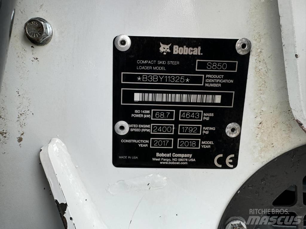 Bobcat S 850  스키드로더