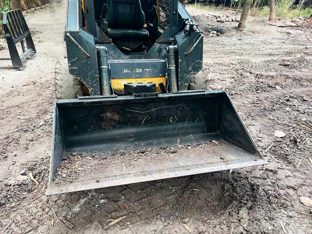 John Deere 312  스키드로더