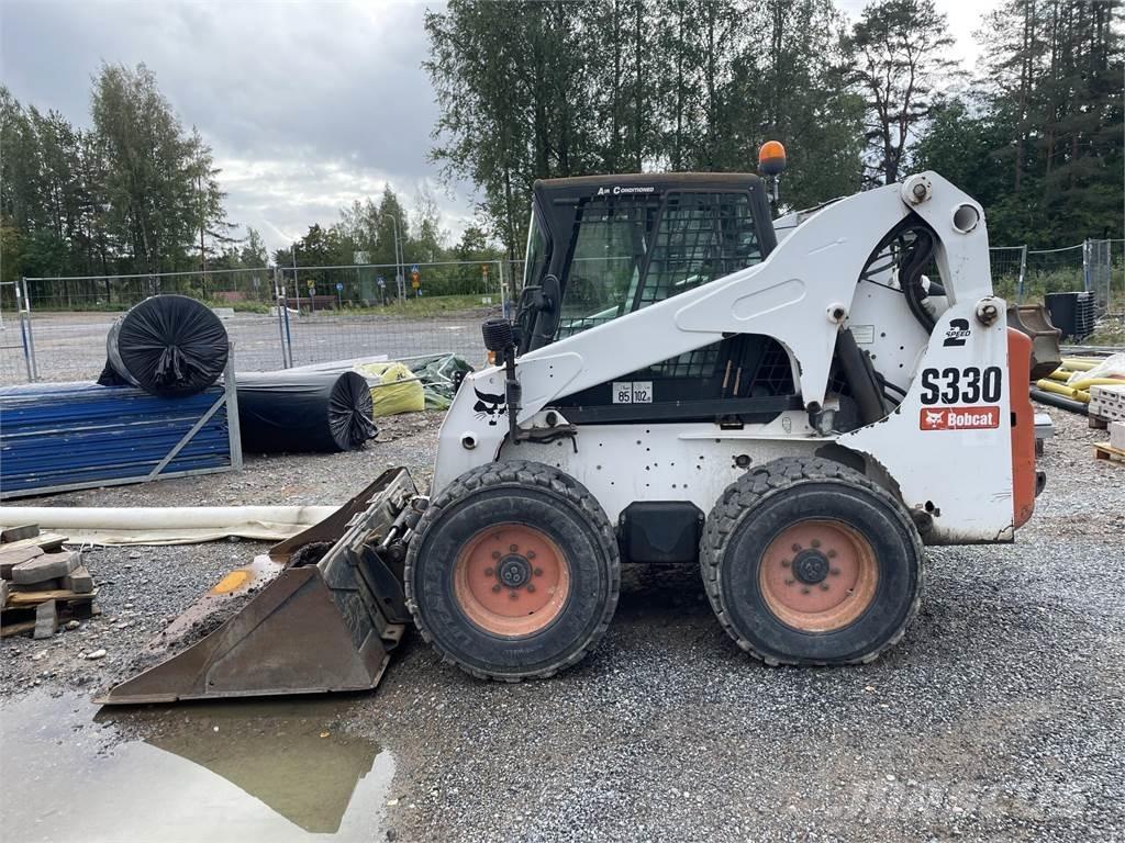 Bobcat S330  스키드로더