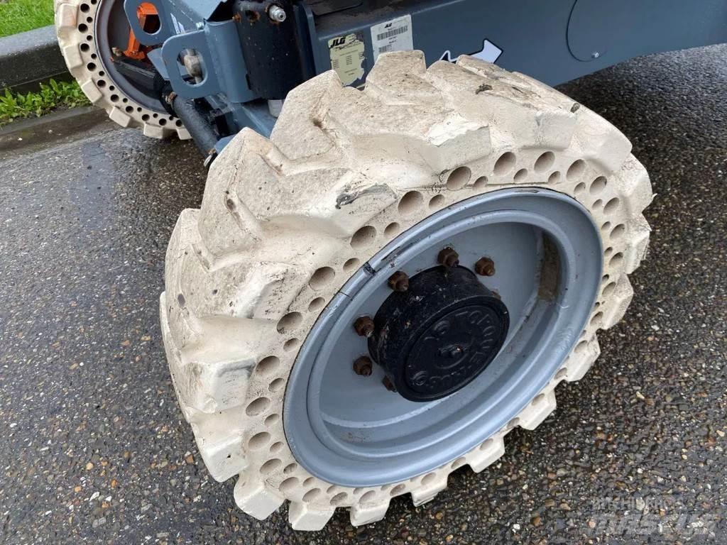 JLG 340AJ 관절형 전동이동 리프트
