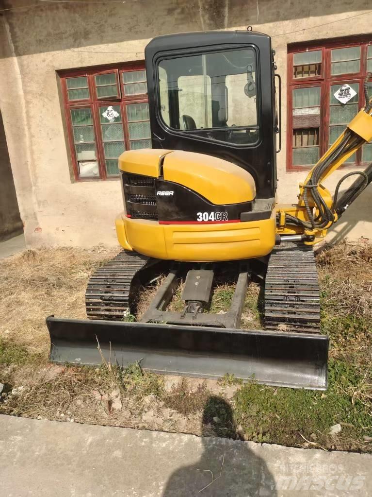 CAT 304 CR 소형 굴삭기 7톤 미만