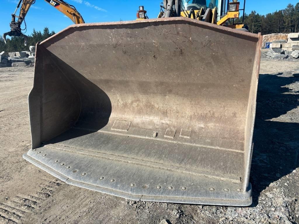 Volvo L 180 G  휠로우더
