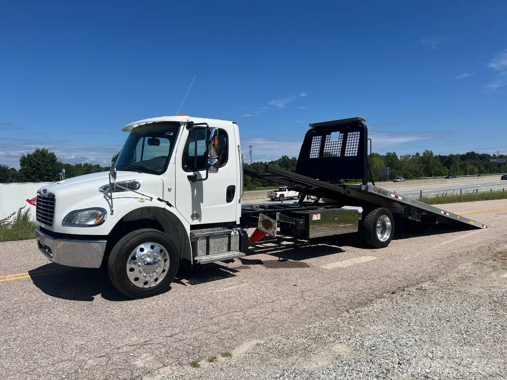 Freightliner M2 회수 차량
