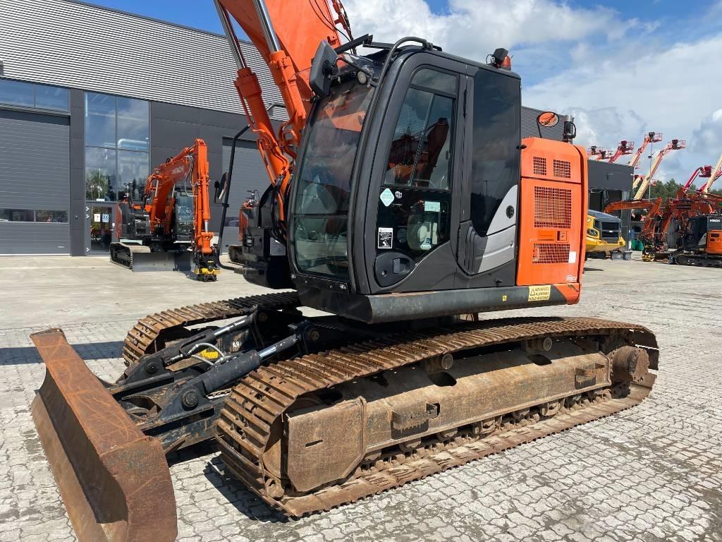 Hitachi ZX225USLC-5 대형 굴삭기 29톤 이상