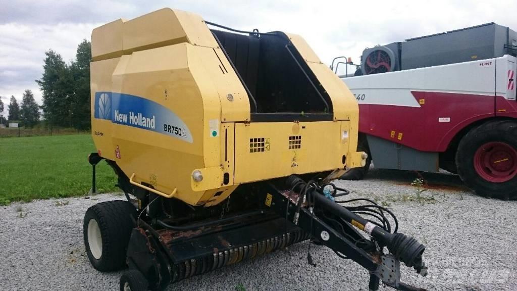 New Holland BR750A 원형 곤포기