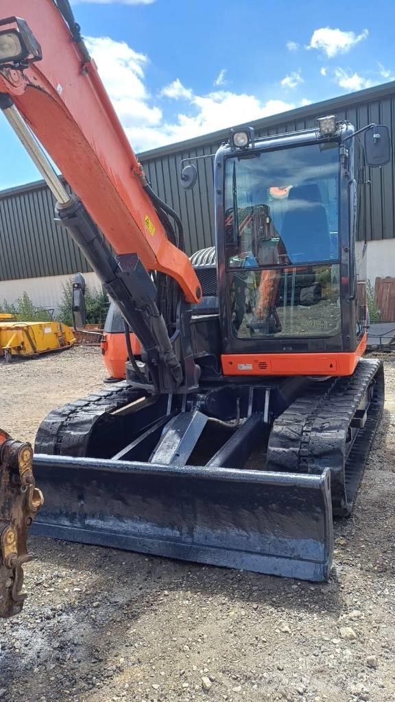 Kubota KX 080-4 중형굴삭기 7톤-28톤